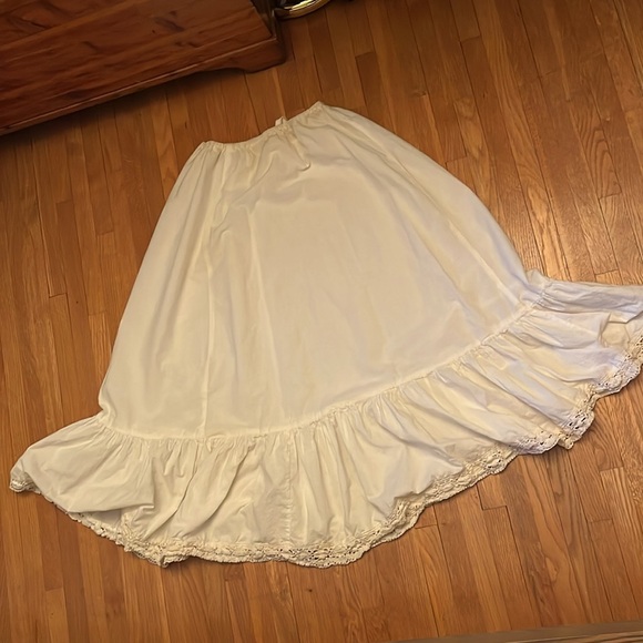 Laura Ashley Vintage Cotton Petticoat Skirt with Crocheted Lace Hem - Picture 10 of 11